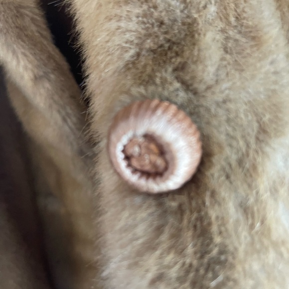Vintage mid century faux fur 3/4 cost. Classic. - Picture 5 of 8